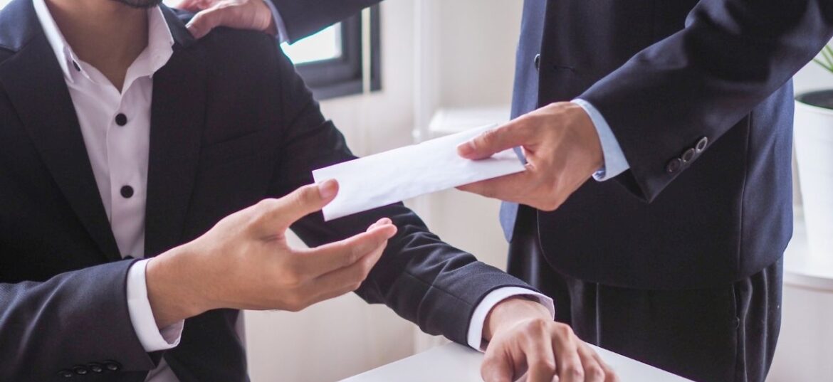 işe iade davası, işe iade şartları, haksız fesih, geçersiz fesih, 4 kodu ile işten çıkarma işe iade, işe başlatmama tazminatı, işe iade kazananların hakları, işe iade dava açma süresi, işe iade arabuluculuk